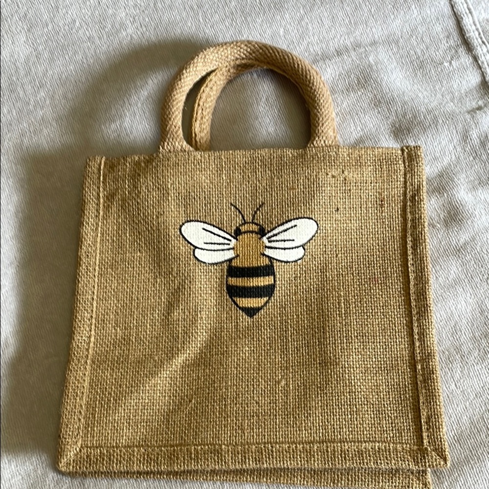 15 Bee Design Jute Tote Gift Bags